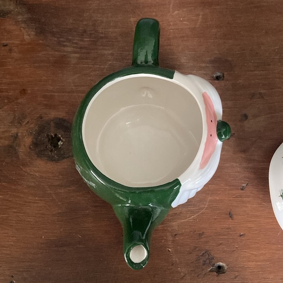 NWT- Stunning 16oz- 2 Piece-Green Gnome- White Hat Lid w/ Green 🌲 Ceramic Teapot - Picture 14 of 16